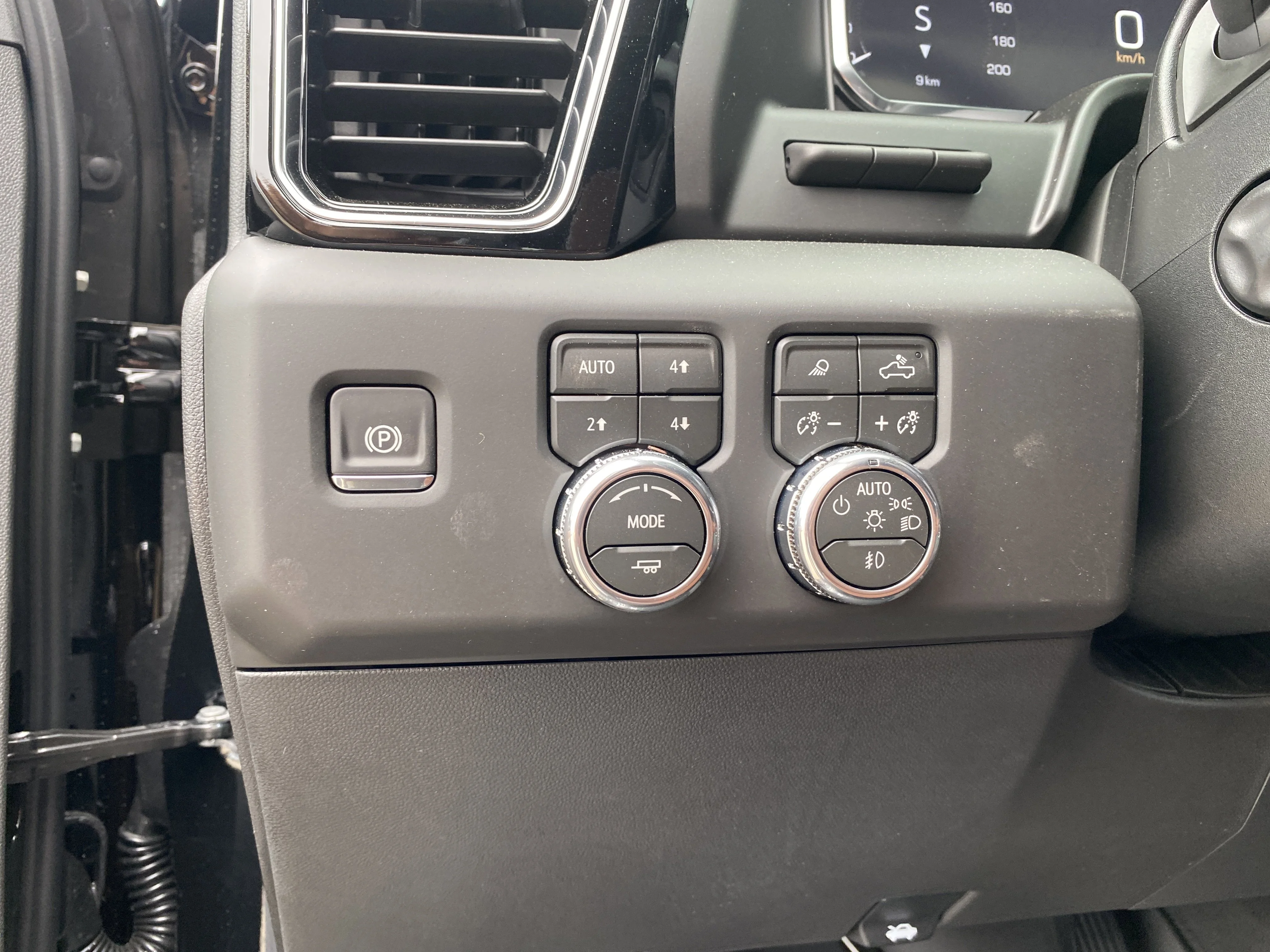 New 2026 ONYX BLACK GMC Denali Ultimate image 27