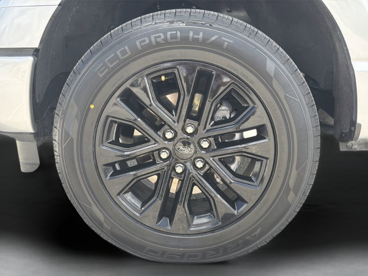 Used 2024 Silver Metallic Ford XLT image 33