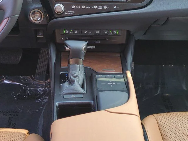 Certified Used 2022 EMINENT WHITE PEARL Lexus 350 Ultra Luxury image 18