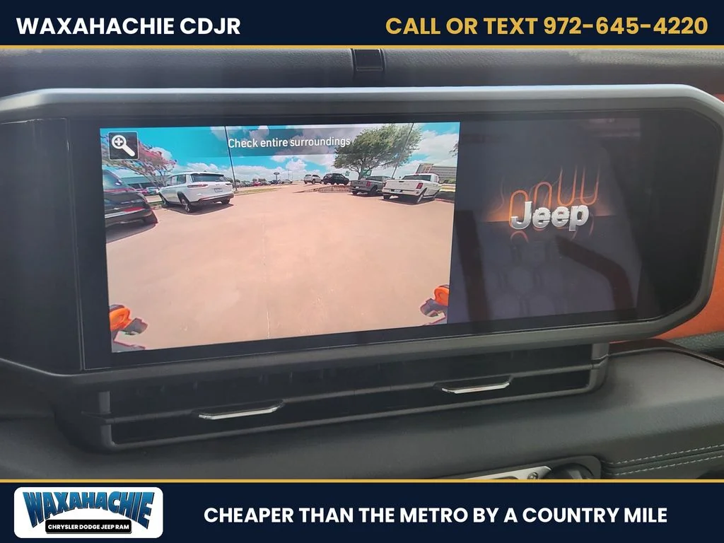 New 2026 Bright White Clear-Coat Exterior Paint Jeep Mojave image 16