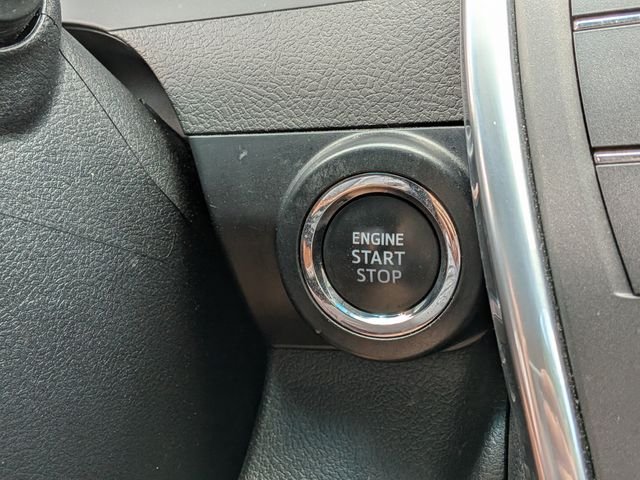 Used 2015 Silver Toyota XLE image 28