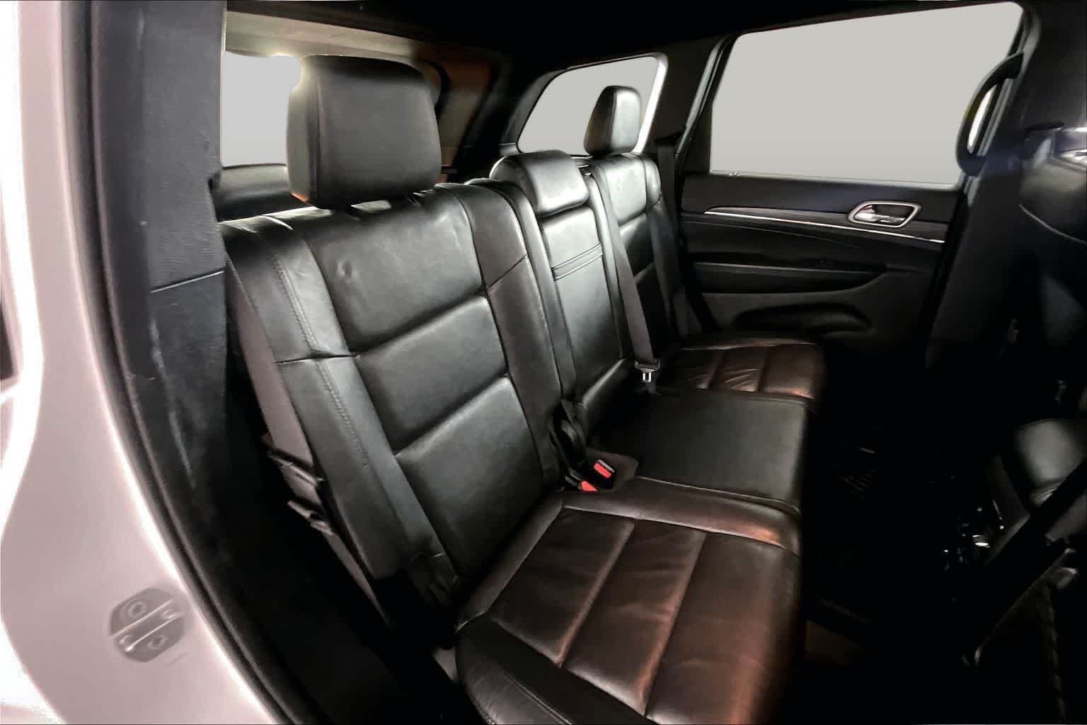 Used 2019 Bright White Clearcoat Jeep Limited image 20