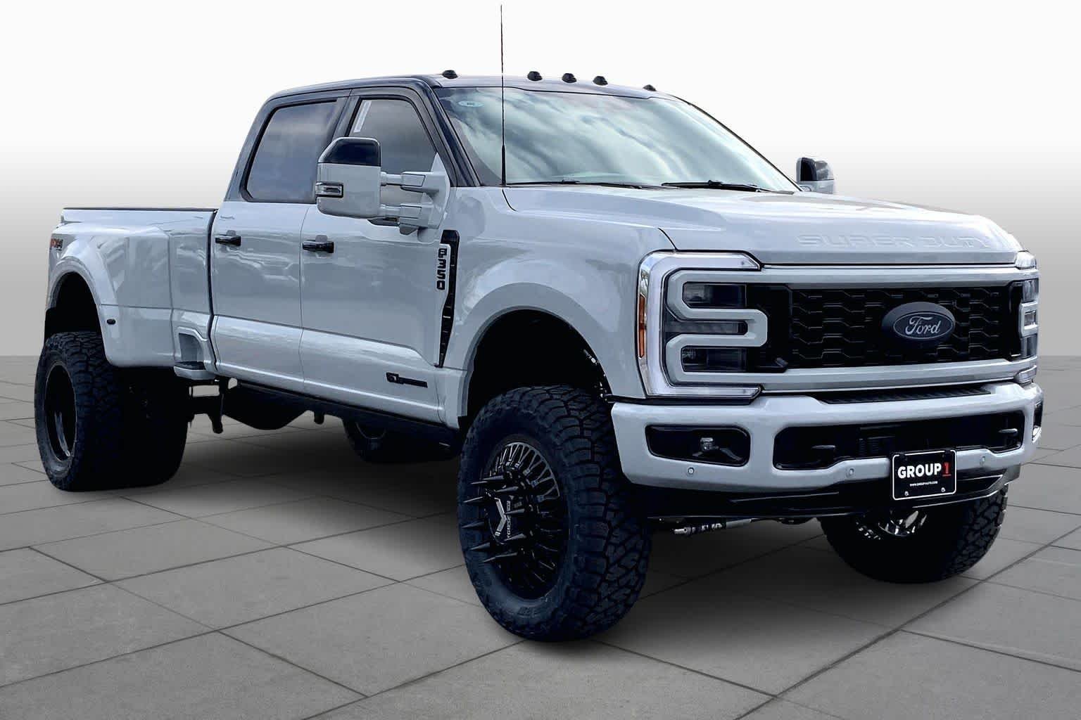 New 2026 Avalanche Ford F-350® Platinum® image 2