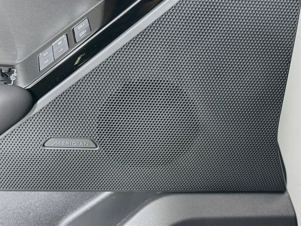 New 2026 Fuji White Land Rover S image 19