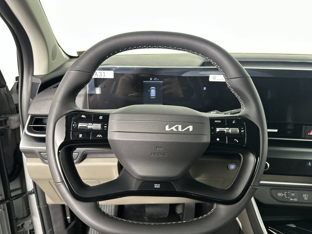 New 2027 Ceramic Silver Kia LXS image 5