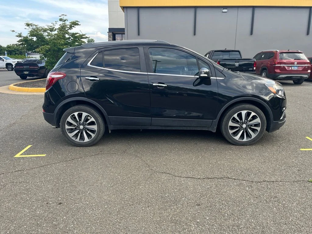 Used 2020 Black Buick Essence image 8