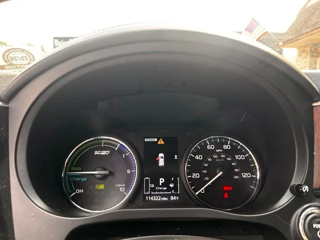 Used 2022  Mitsubishi  image 24