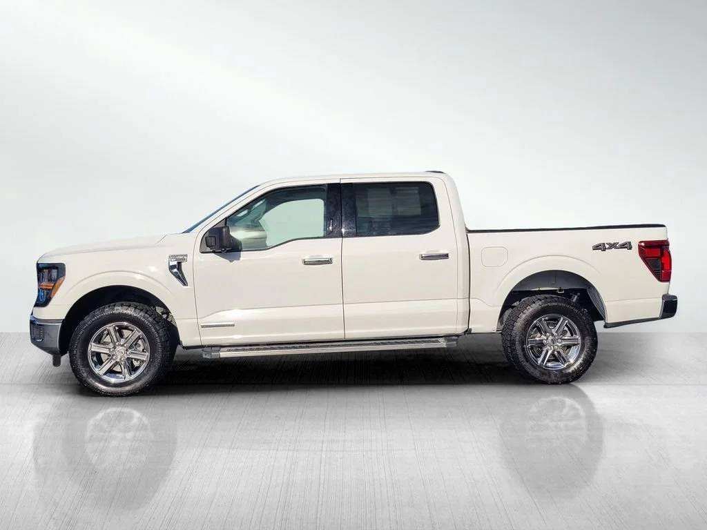 Used 2024 White Ford XLT image 7