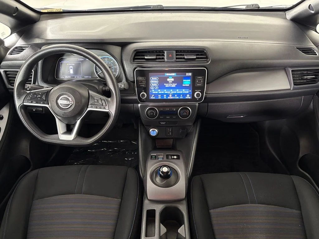 Used 2025 Silver Nissan S image 31