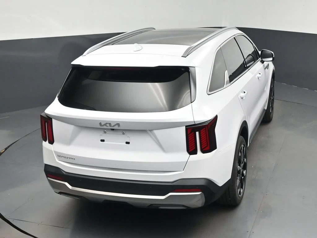 Certified Used 2025 White Kia SX image 25