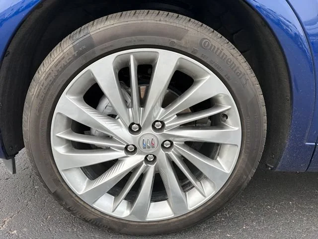 Used 2024 Calypso Blue Metallic Buick Avenir image 31