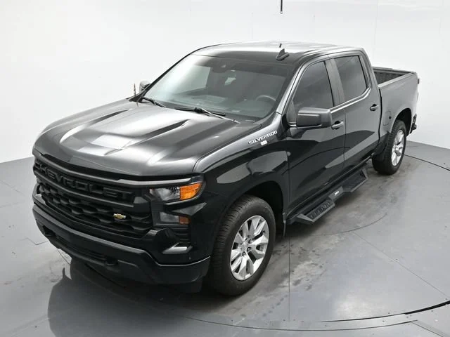 Used 2023 BLACK Chevrolet Custom image 19