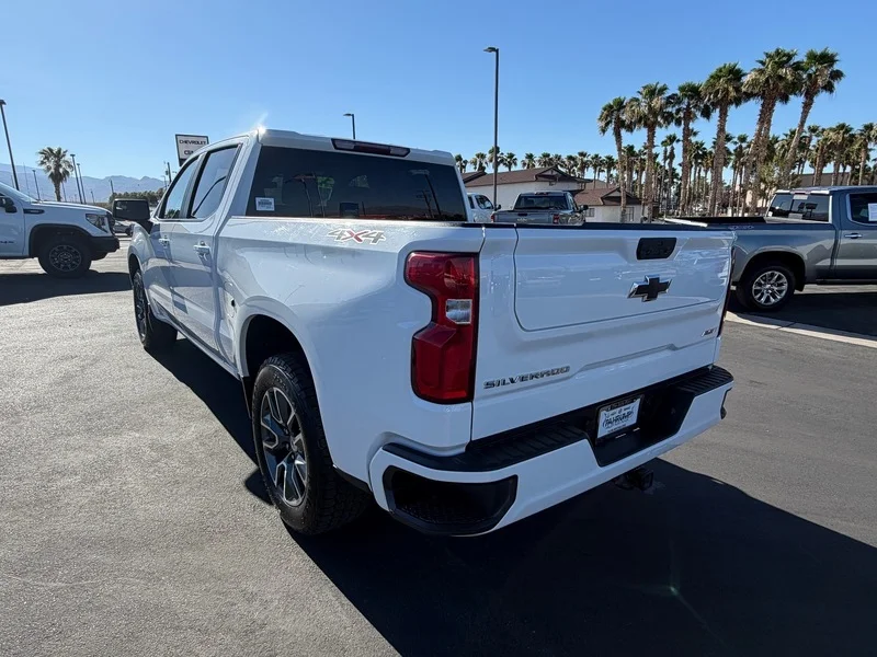 Used 2024 Summit White Chevrolet RST image 5