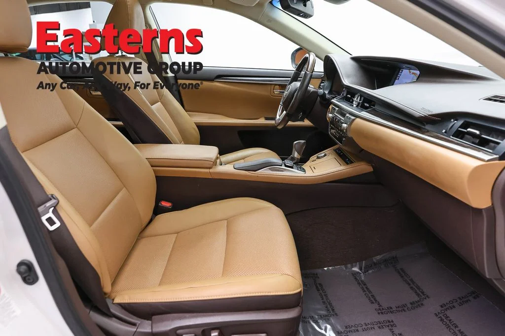 Used 2017 White Lexus 350 image 28