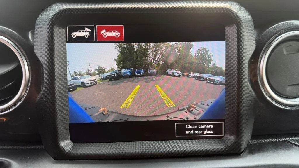 Used 2021 Hydro Blue Pearlcoat Jeep Rubicon 392 Unlimited 4x4 w/ Sky One-Touch Power Top image 25