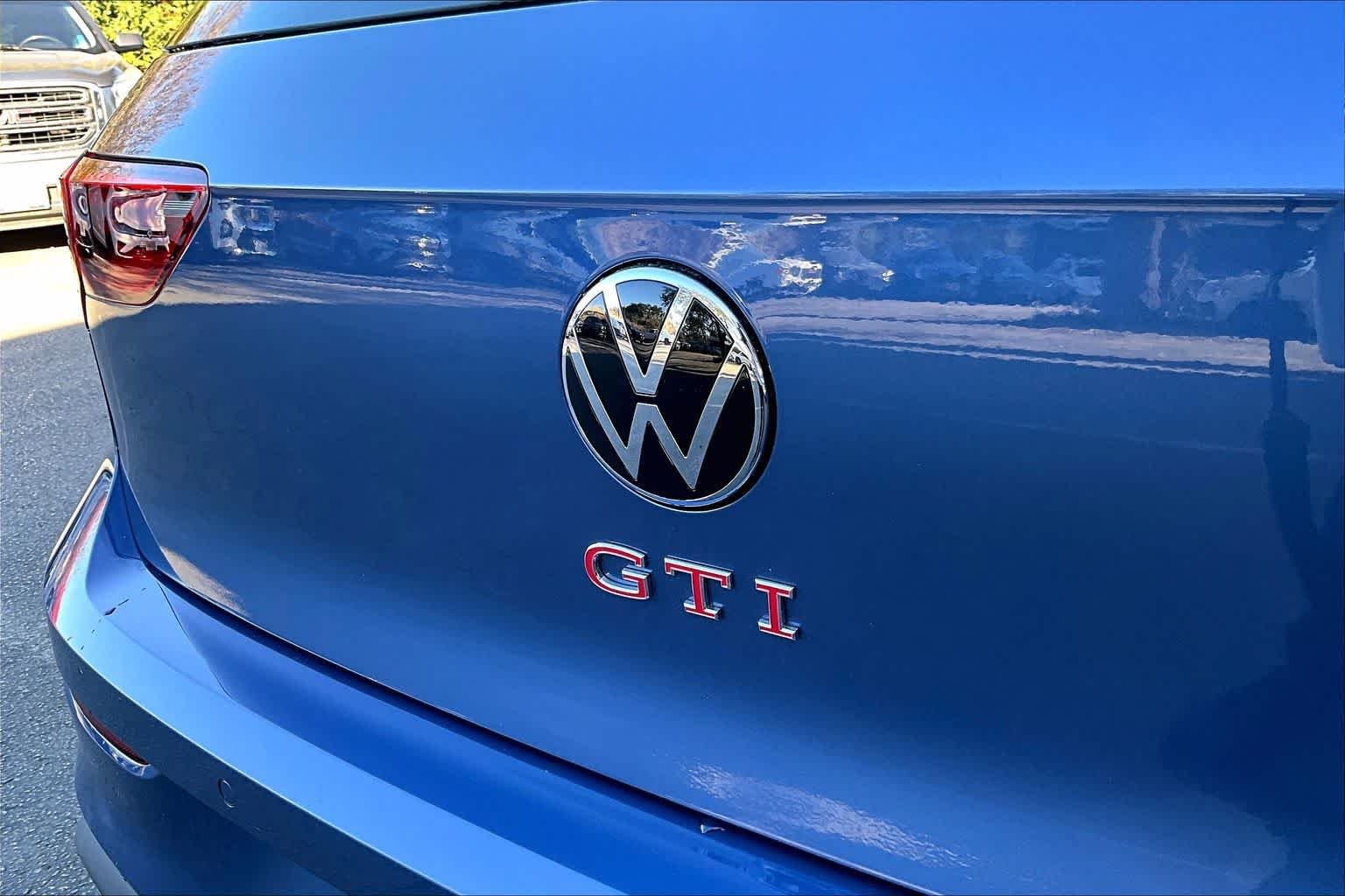 New 2026 Slate Blue Metallic Volkswagen SE image 15