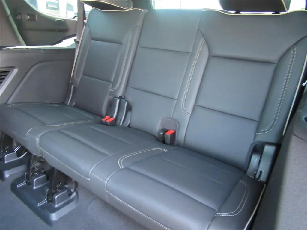 Used 2022 Black GMC SLT image 36