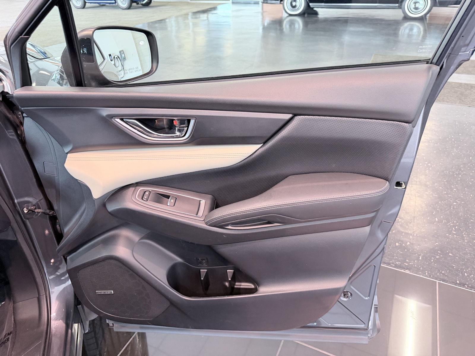 Used 2020 Magnetite Gray Metallic Subaru Limited image 30