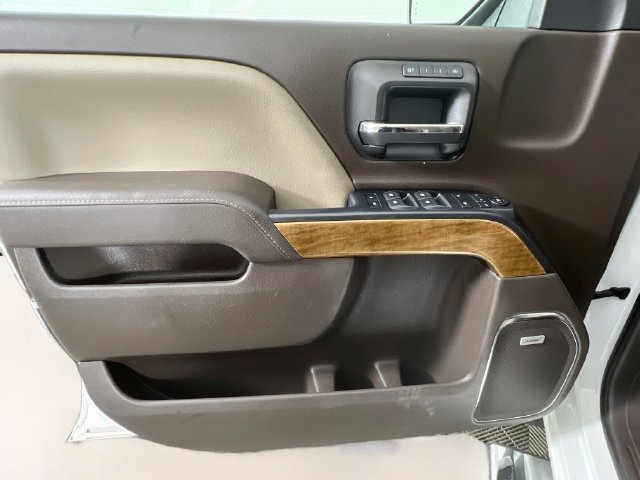 Used 2018 SUMMIT WHITE Chevrolet LTZ image 29