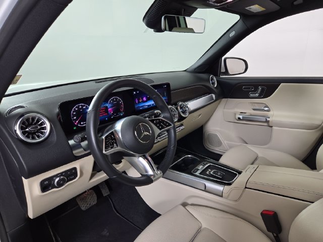 Used 2026 White Mercedes-Benz GLB 250 image 18