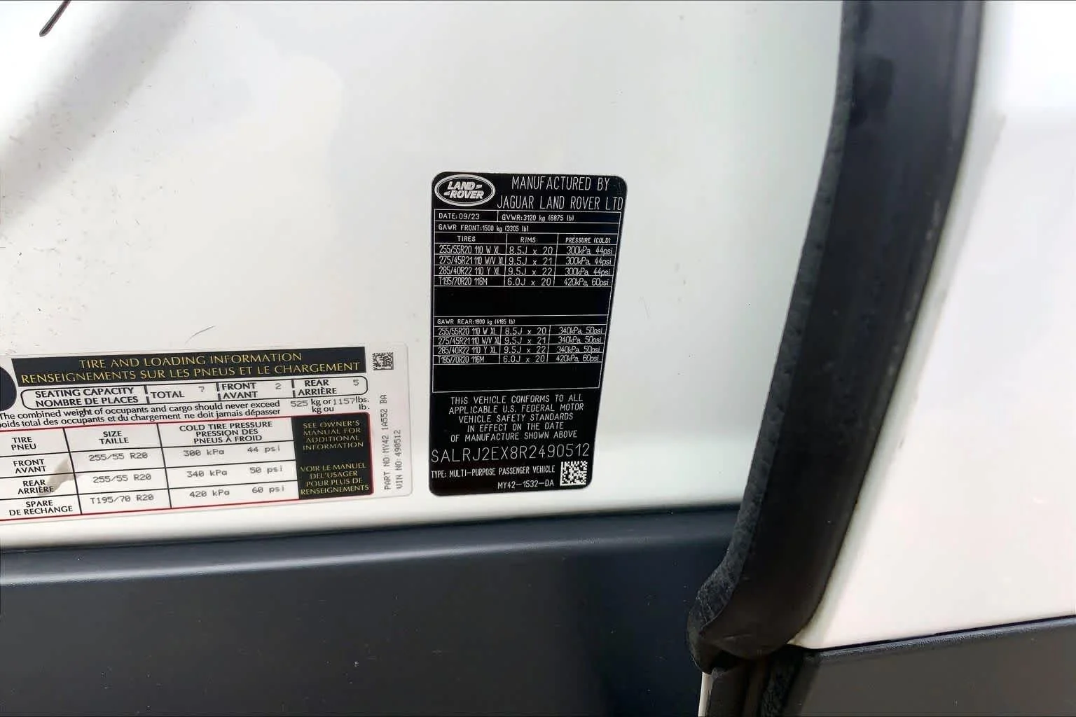 Used 2024 Fuji White Land Rover S image 34