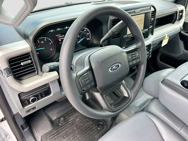 New 2026 Oxford White Ford XL image 6