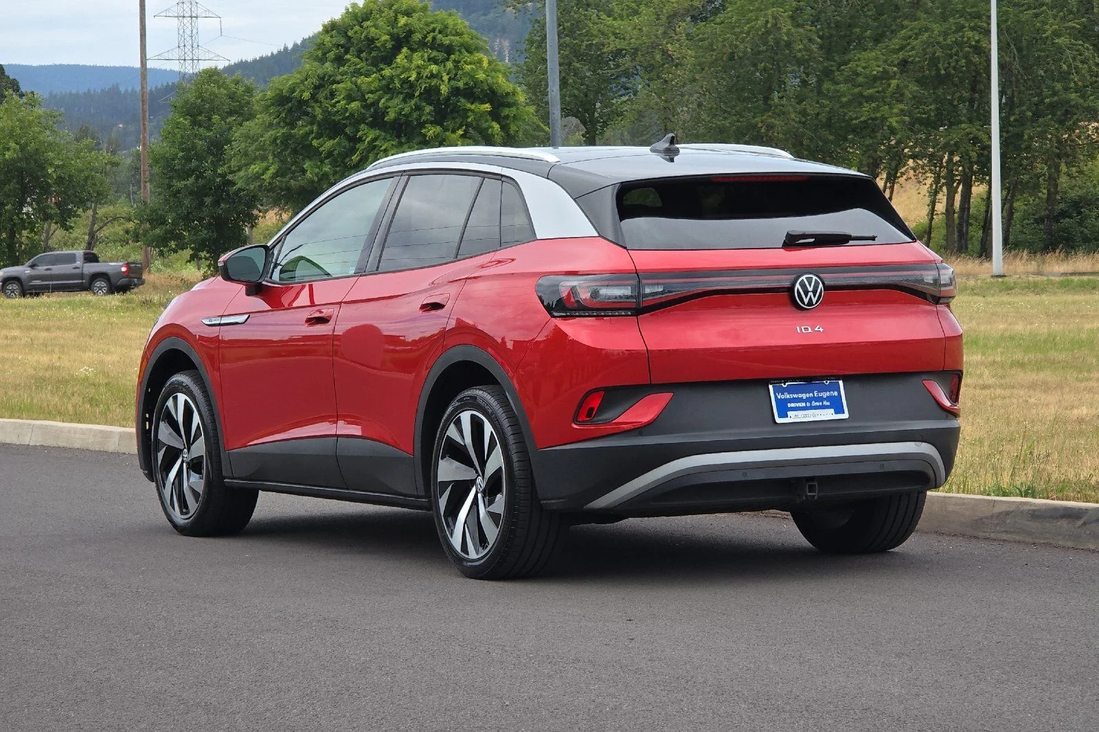 Used 2022 Red Volkswagen Pro S image 5