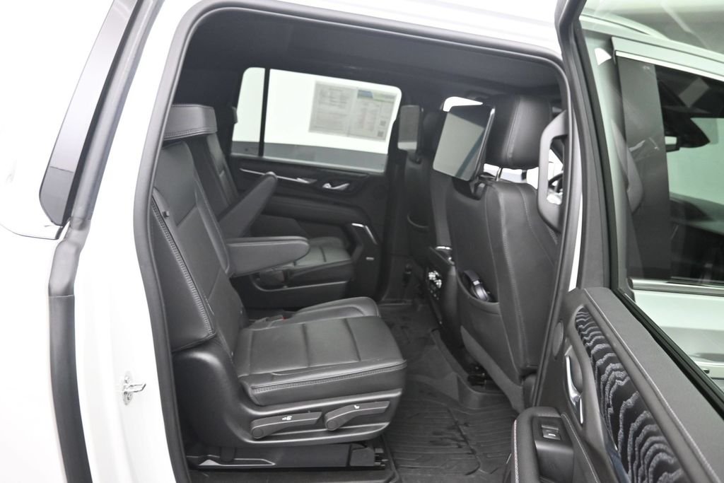 Used 2023 White GMC Denali image 10