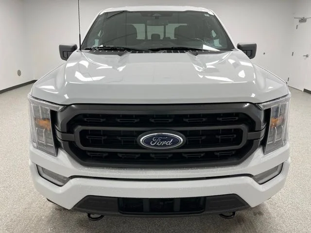 Used 2023 White Ford XLT image 3
