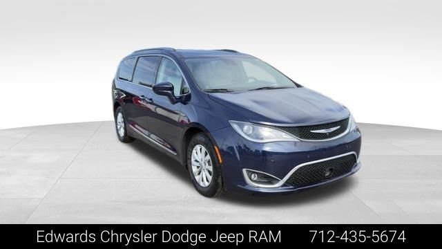 2018 Chrysler Pacifica Touring L Plus's photo