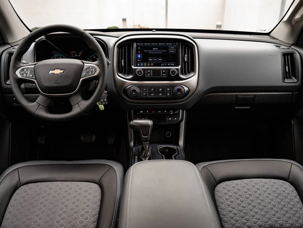 Used 2019 Satin Steel Metallic Chevrolet Z71 image 32