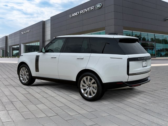New 2027 Fuji White Land Rover SE image 3