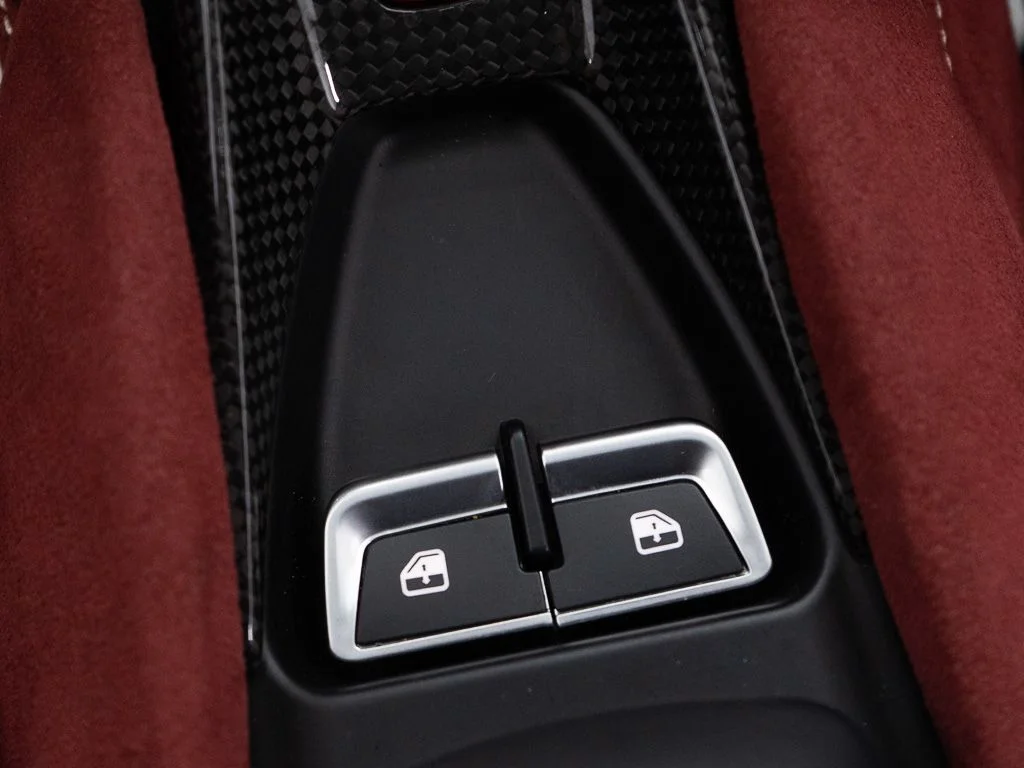 Used 2023 Grigio Titanio Metallic Ferrari  image 35