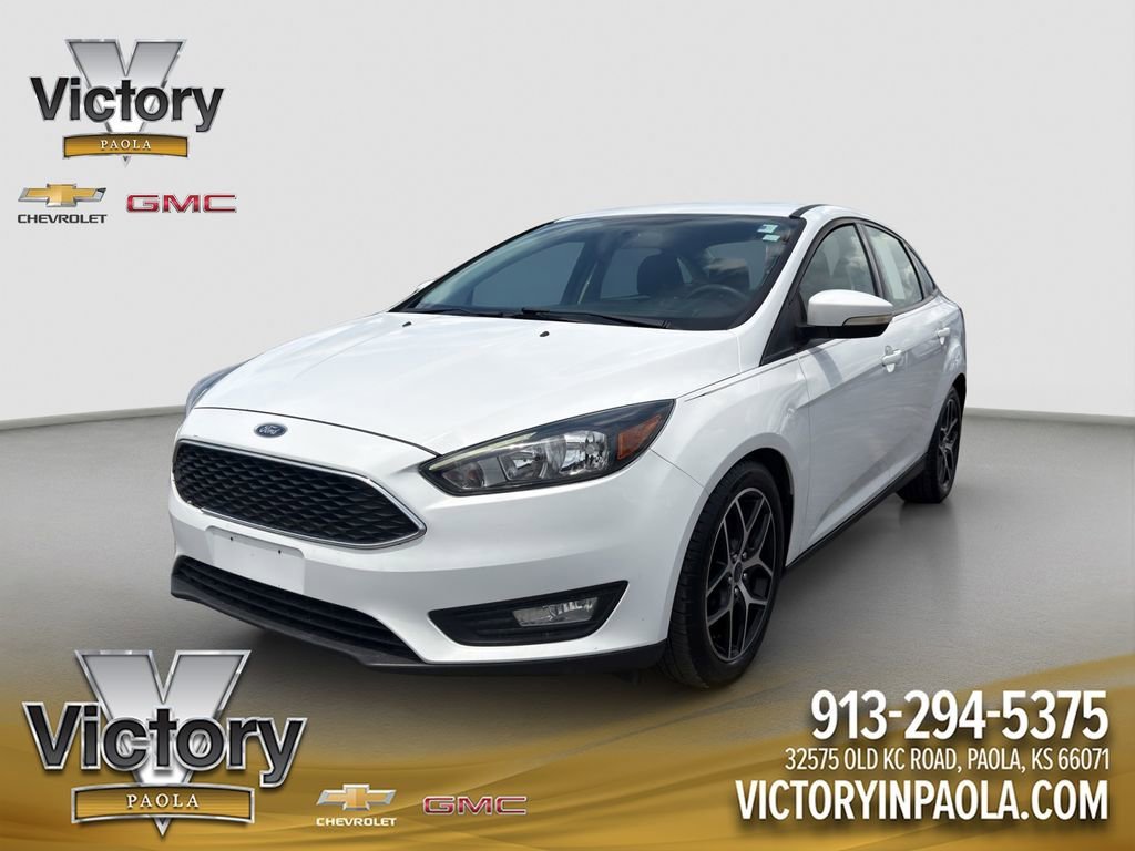 2017 Ford Focus Sedan SEL's photo