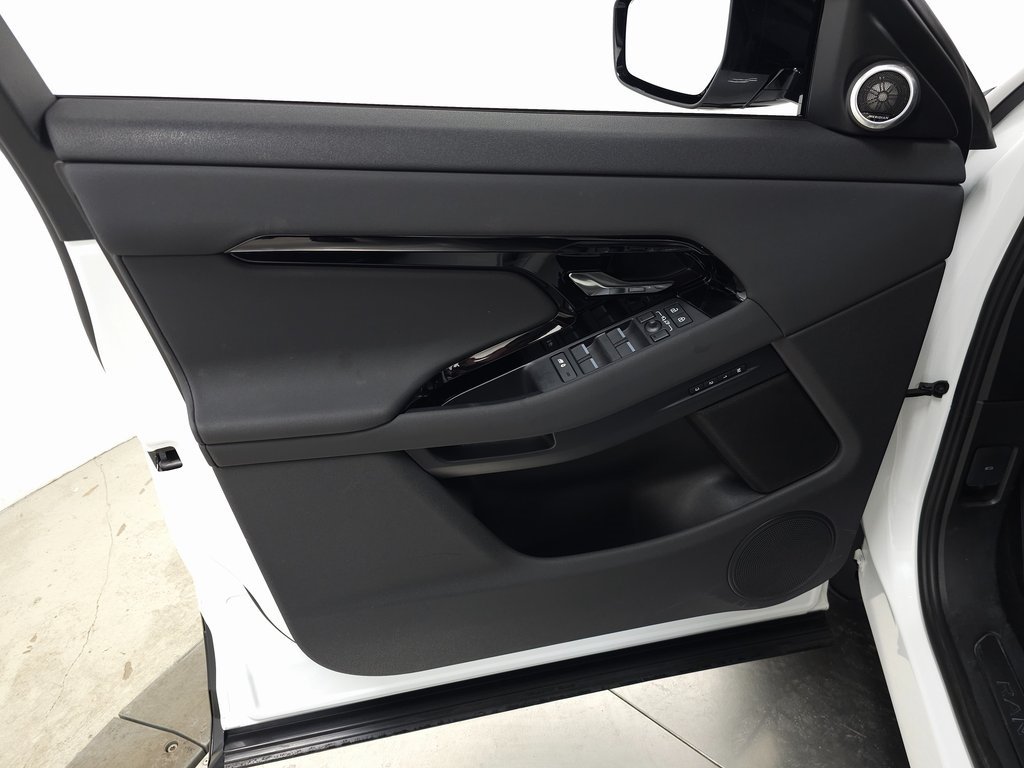 2025 LAND ROVER RANGE ROVER EVOQUE - Image 16