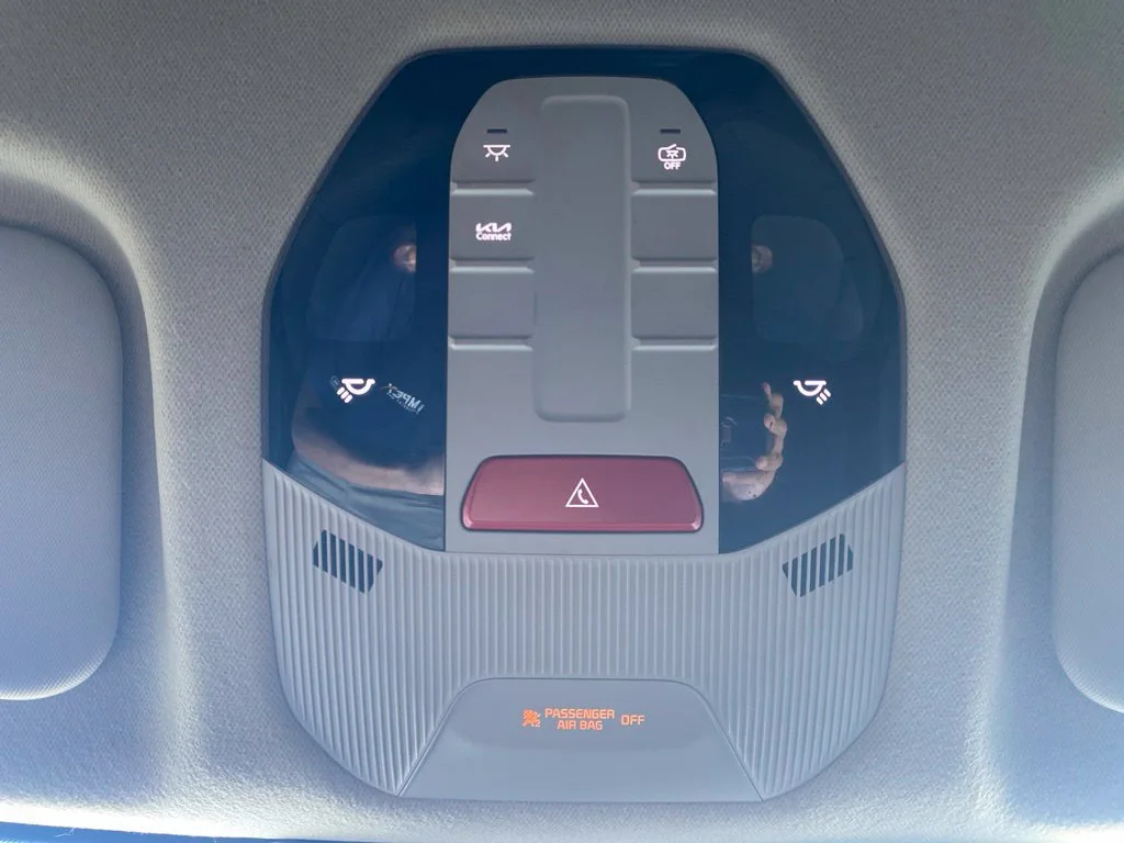 Used 2025 Gray Kia LXS image 27