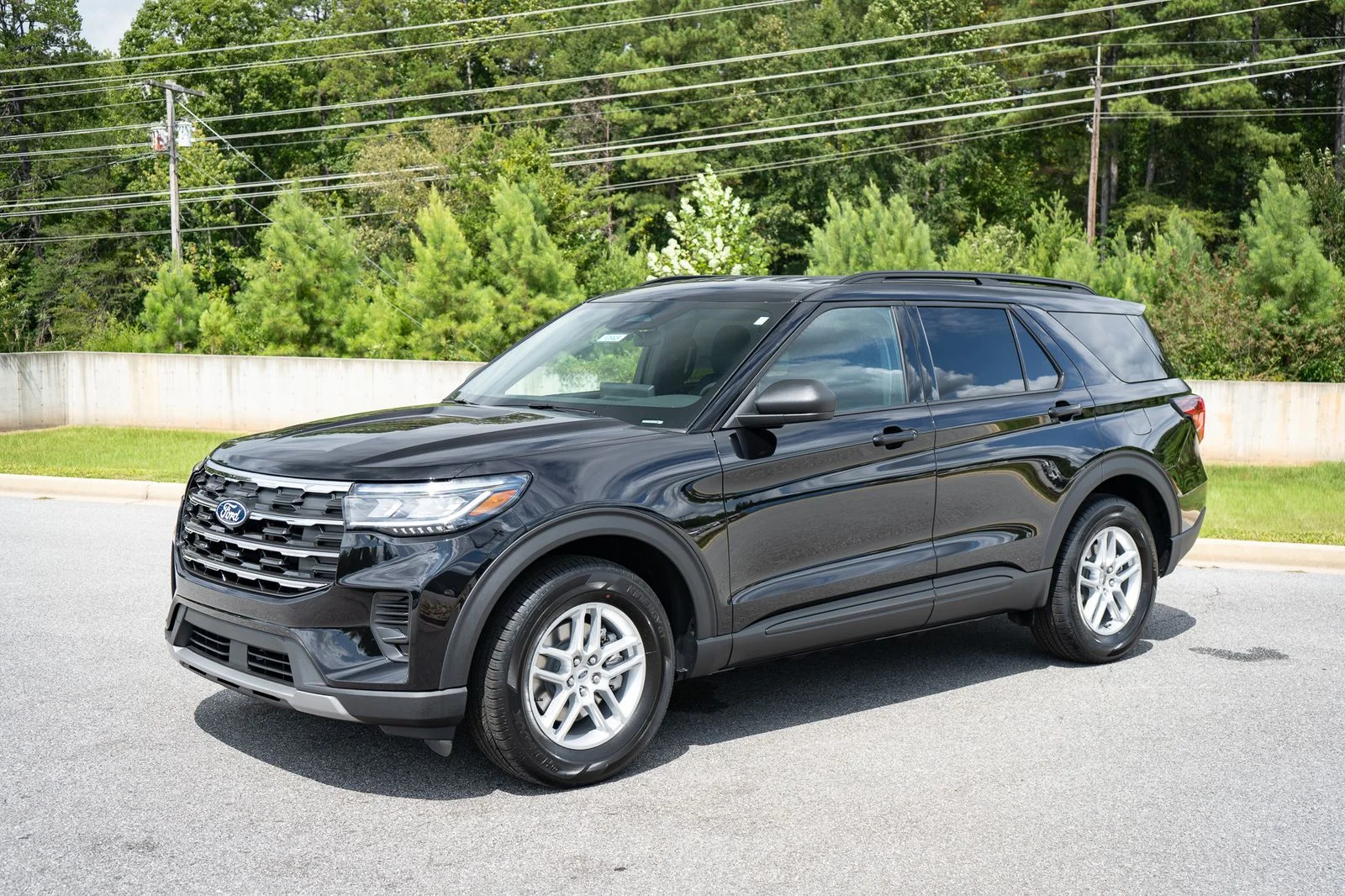New 2027 Agate Black Metallic Ford Active image 3