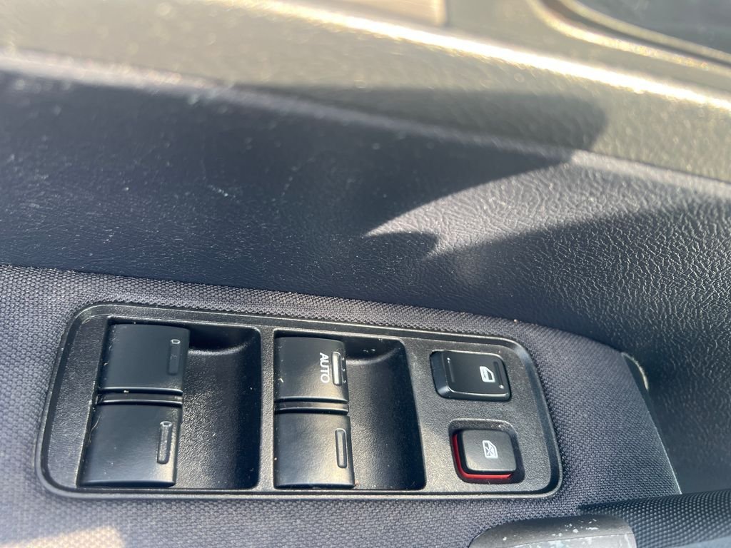 Used 2010 Gray Honda LX image 13