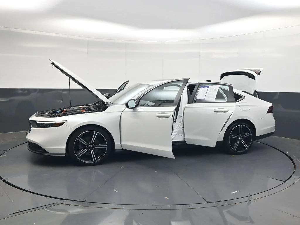 Used 2024 Platinum White Pearl Honda Sport image 49