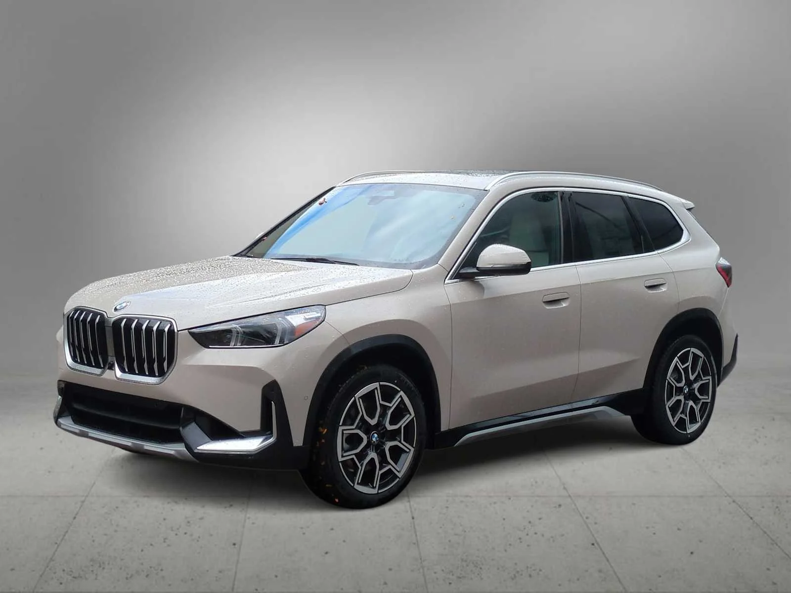 New 2026 Dune Grey Metallic BMW xDrive28i image 4