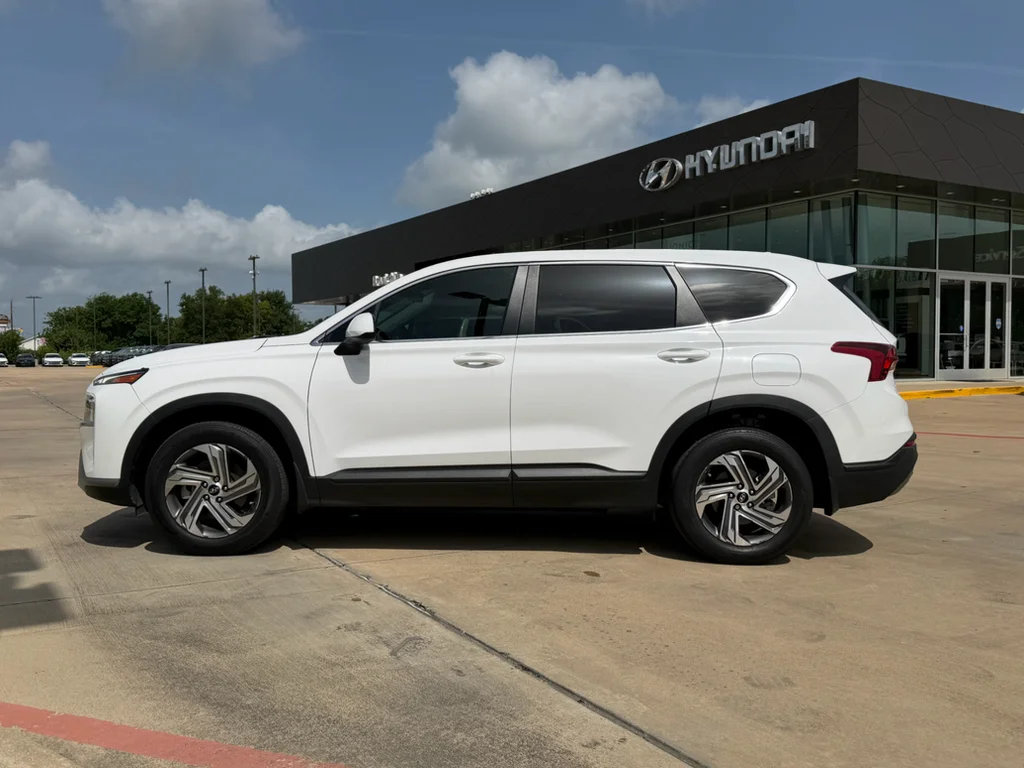 Used 2023 Serenity White Pearl Hyundai SE image 2