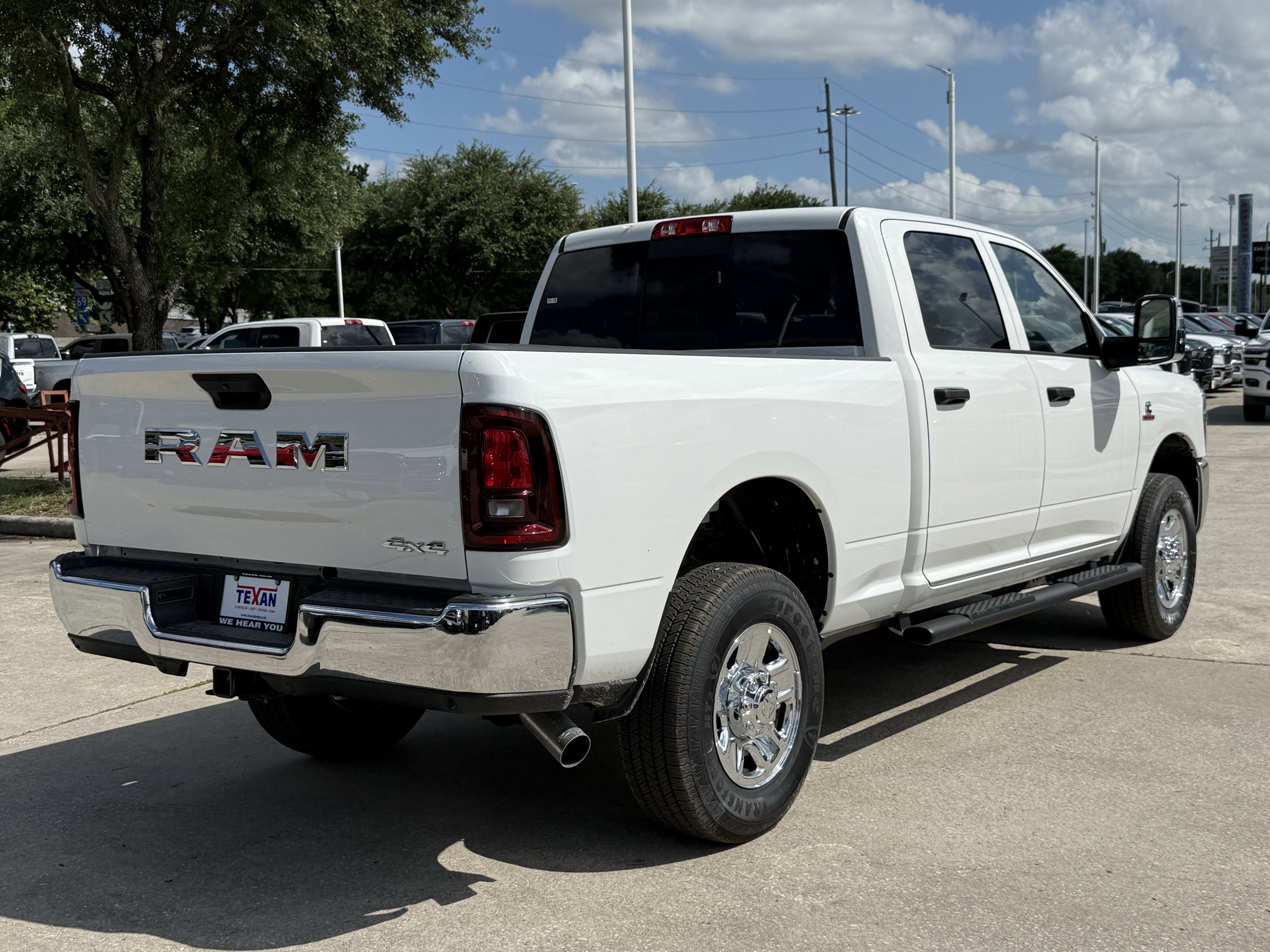 New 2026 Bright White Clear-Coat Exterior Paint RAM Tradesman image 4