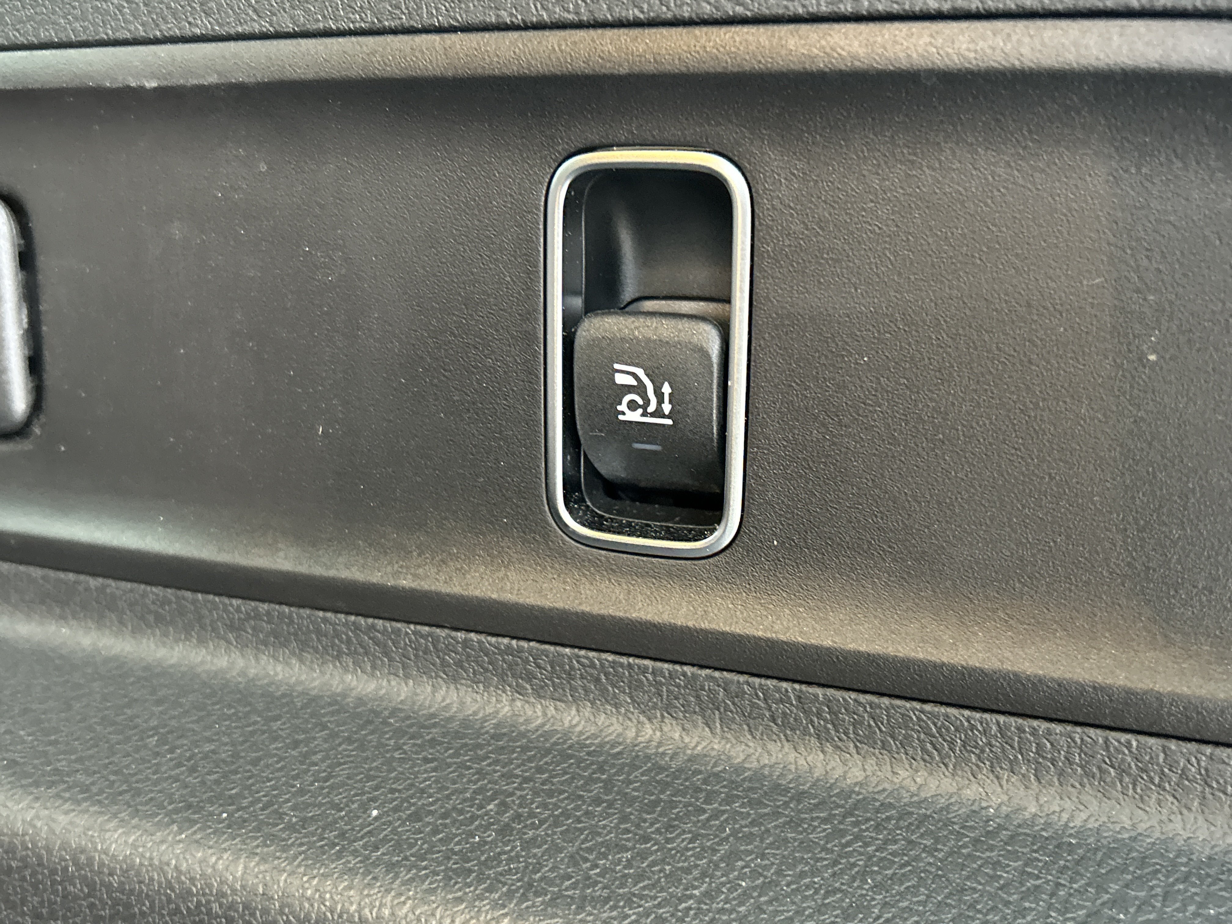 Certified Used 2026 MANUFAKTUR Silicon Grey Mercedes-Benz AMG® GLE 63 S 4MATIC®+ SUV image 11