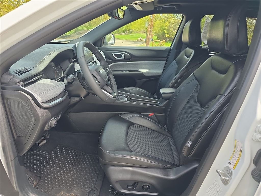 Certified Used 2025 White Jeep Latitude image 18
