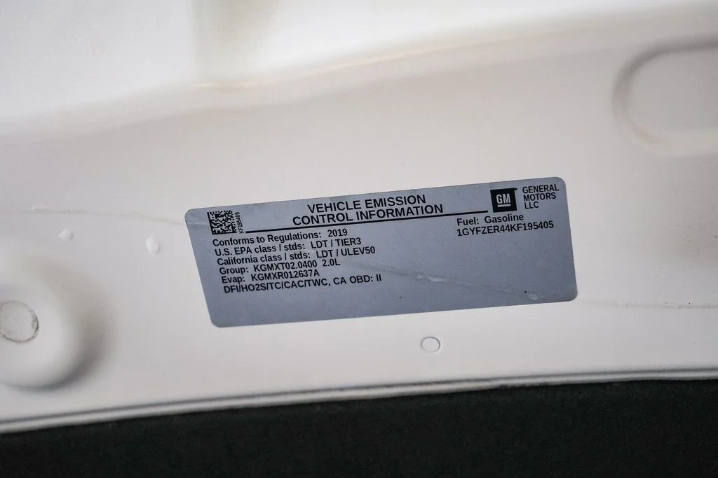 Used 2019 White Cadillac Sport image 27