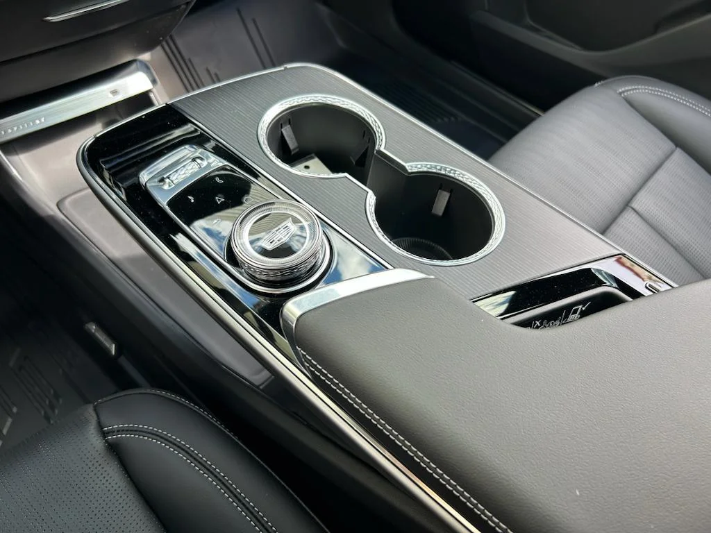 2025 Cadillac LYRIQ Luxury 2 - Photo 18