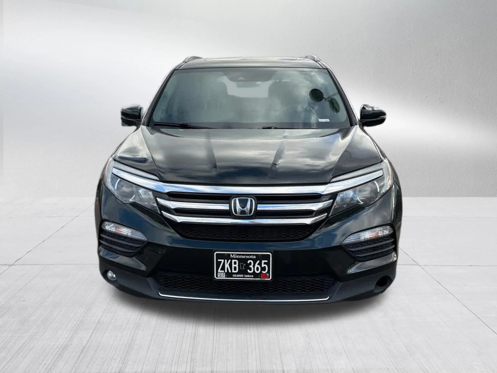 Certified Used 2017 Crystal Black Pearl Honda Touring image 2