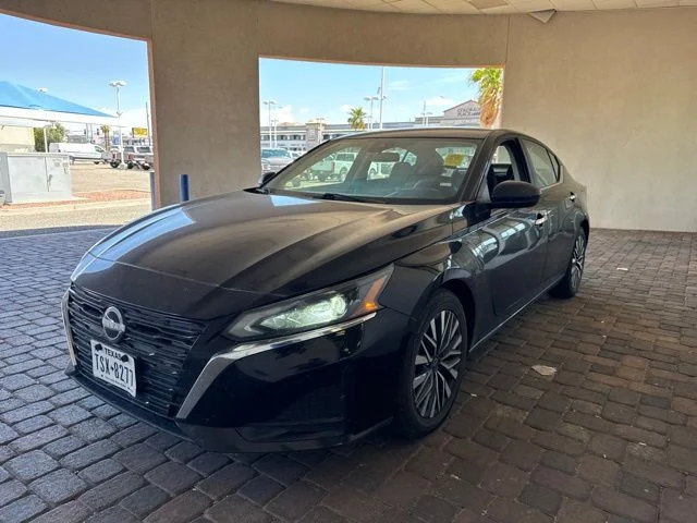 Used 2024 Super Black Clearcoat Nissan 2.5 SV image 1