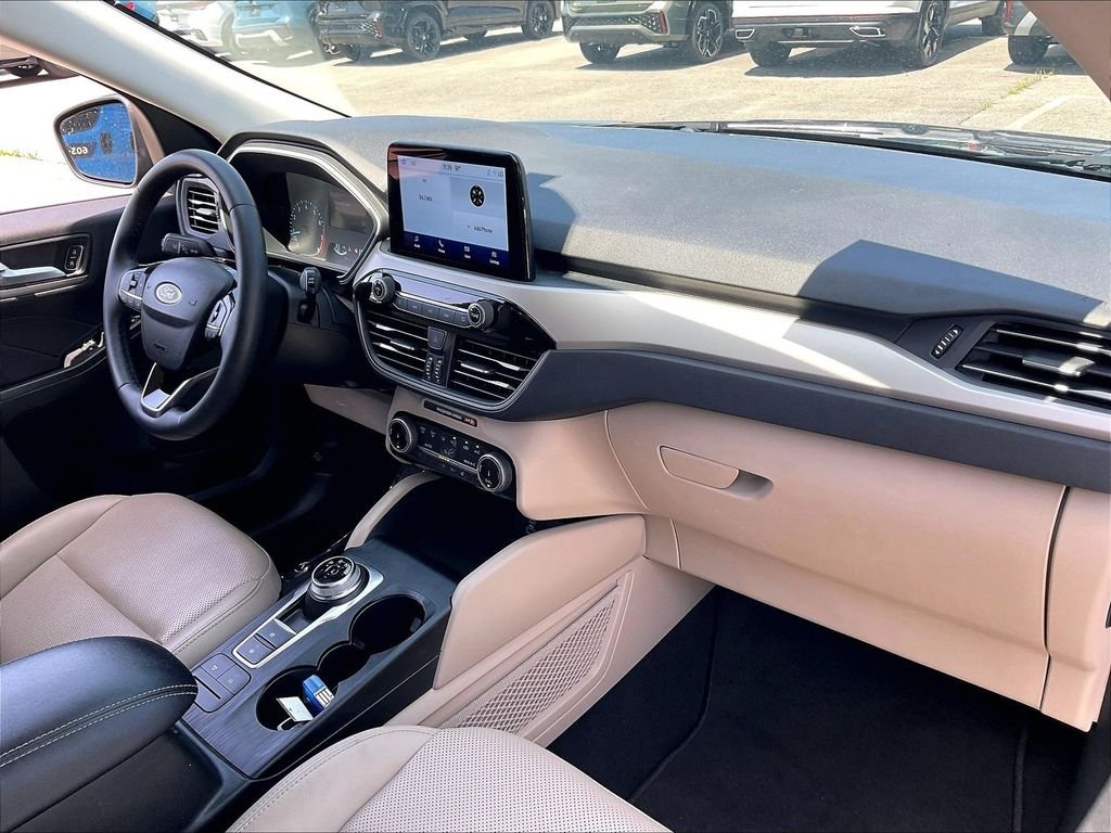 Used 2022 Agate Black Metallic Ford SEL image 13