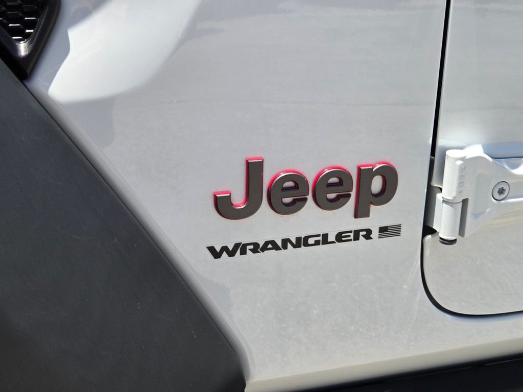 Used 2024 White Jeep Rubicon image 10